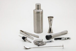 Bar tool set 8 pieces 750 ml (Vodka Shape Shaker)